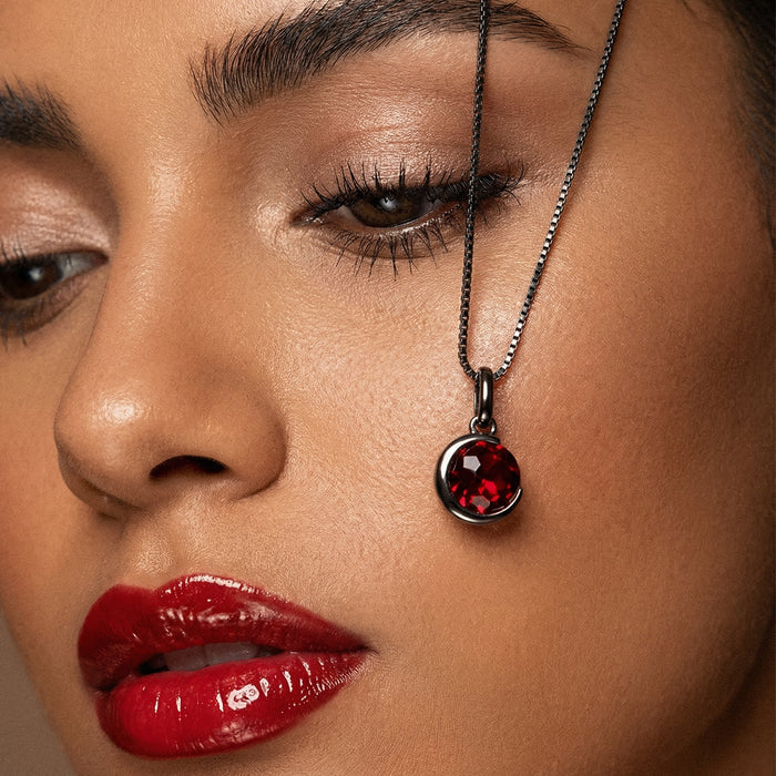 Gothic Necklaces: Dark Romantic Styles Guide