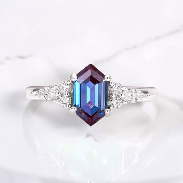 Geometric engagement ring by Aquamarise shown in a ring style banner
