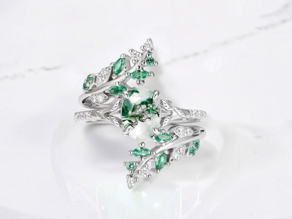 Nature-inspired engagement ring by Aquamarise with organic vine and leaf detailing