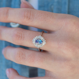 Does Synthetic Alexandrite Change Colors ?