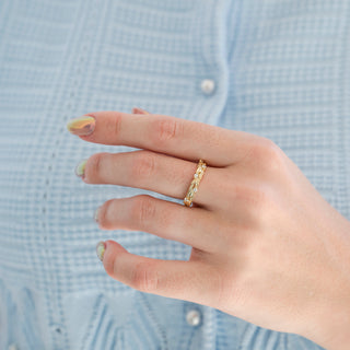 Unique Women’s Wedding Bands