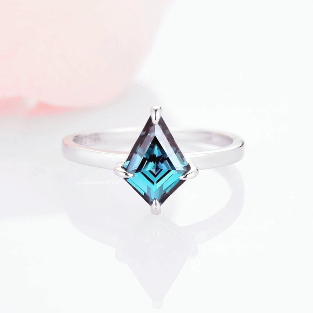 Kite Alexandrite Couples Ring