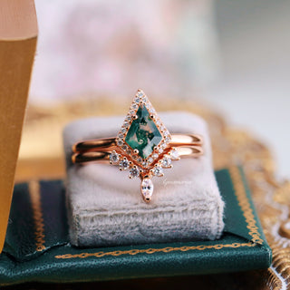 Kite Cut Green Moss Agate Engagement Ring Set in 14K Solid Rose Gold