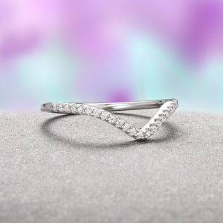 Chevron Minimalist Wedding Band in Sterling Silver