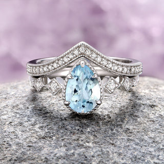 Teardrop Aquamarine Engagement Ring Set in 14K White Gold
