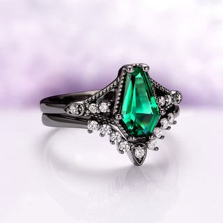 Lilith Coffin Cut Emerald Ring Set in Black Ruthenium