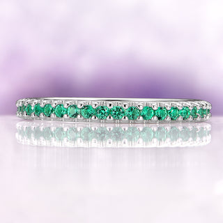 Minimalist Emerald Wedding Band in Sterling Silver (2mm)