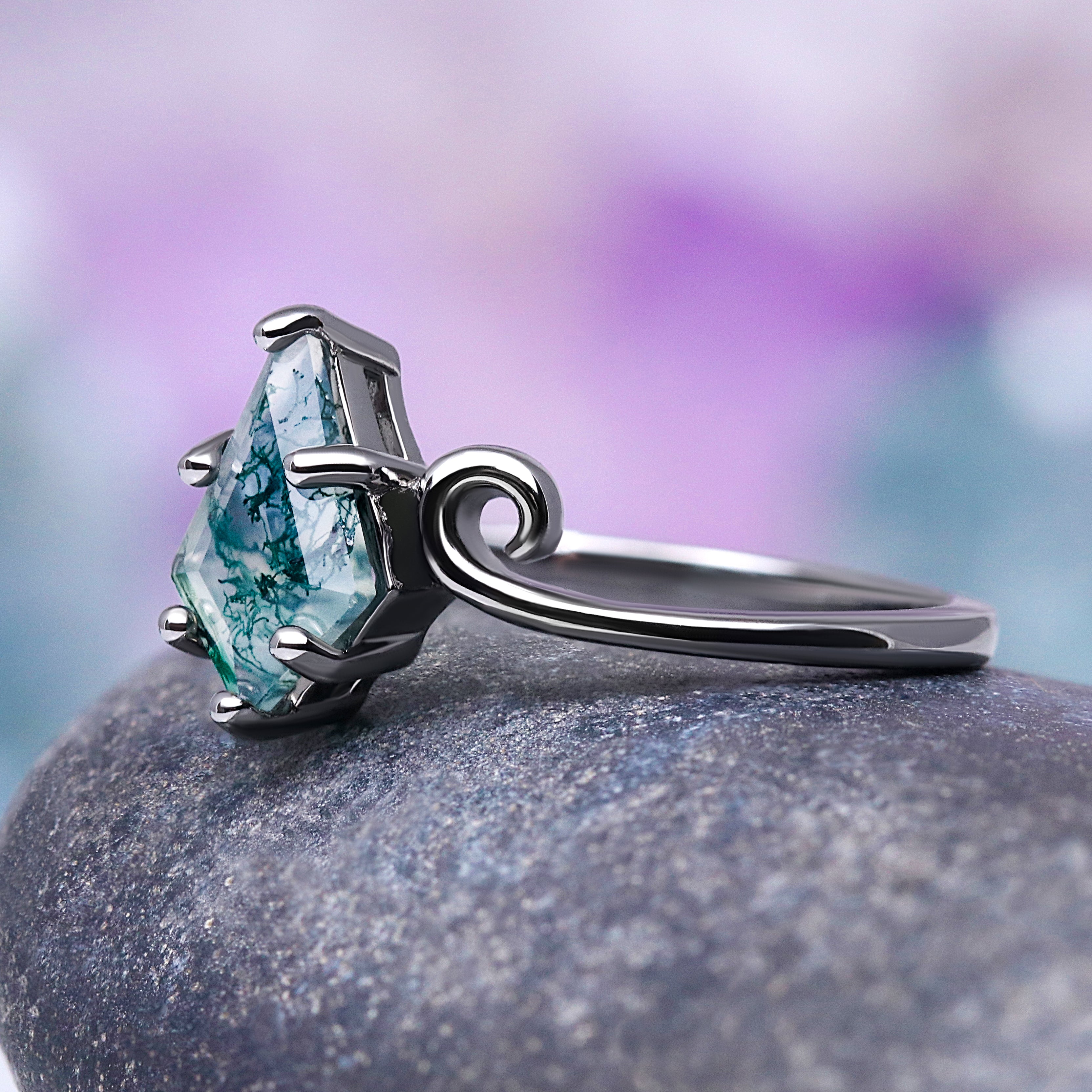 Green Moss Agate Twirl Couples Ring Set, Gothic Wedding Rings