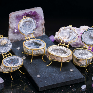 Mini natural geode ring box by Aquamarise with raw agate stone exterior and sparkling crystal interior