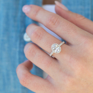 Unique simulated diamond engagement ring by Aquamarise