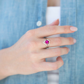 Unique pink sapphire engagement ring by Aquamarisec