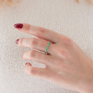 Minimalist Emerald Wedding Band in Sterling Silver (2mm)