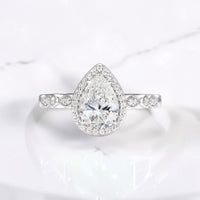 Halo engagement ring by Aquamarise shown in a ring style banner