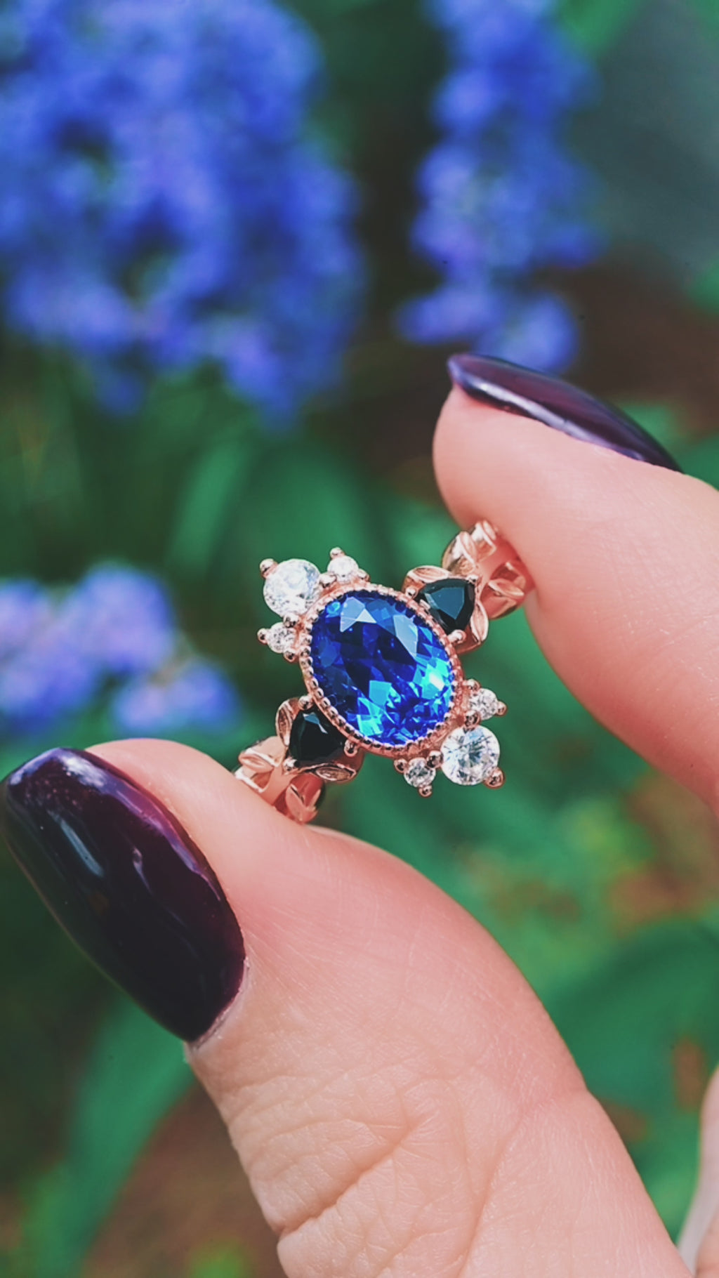 Video of the Aurelia sapphire and black onyx ring by Aquamarise, shown in motion