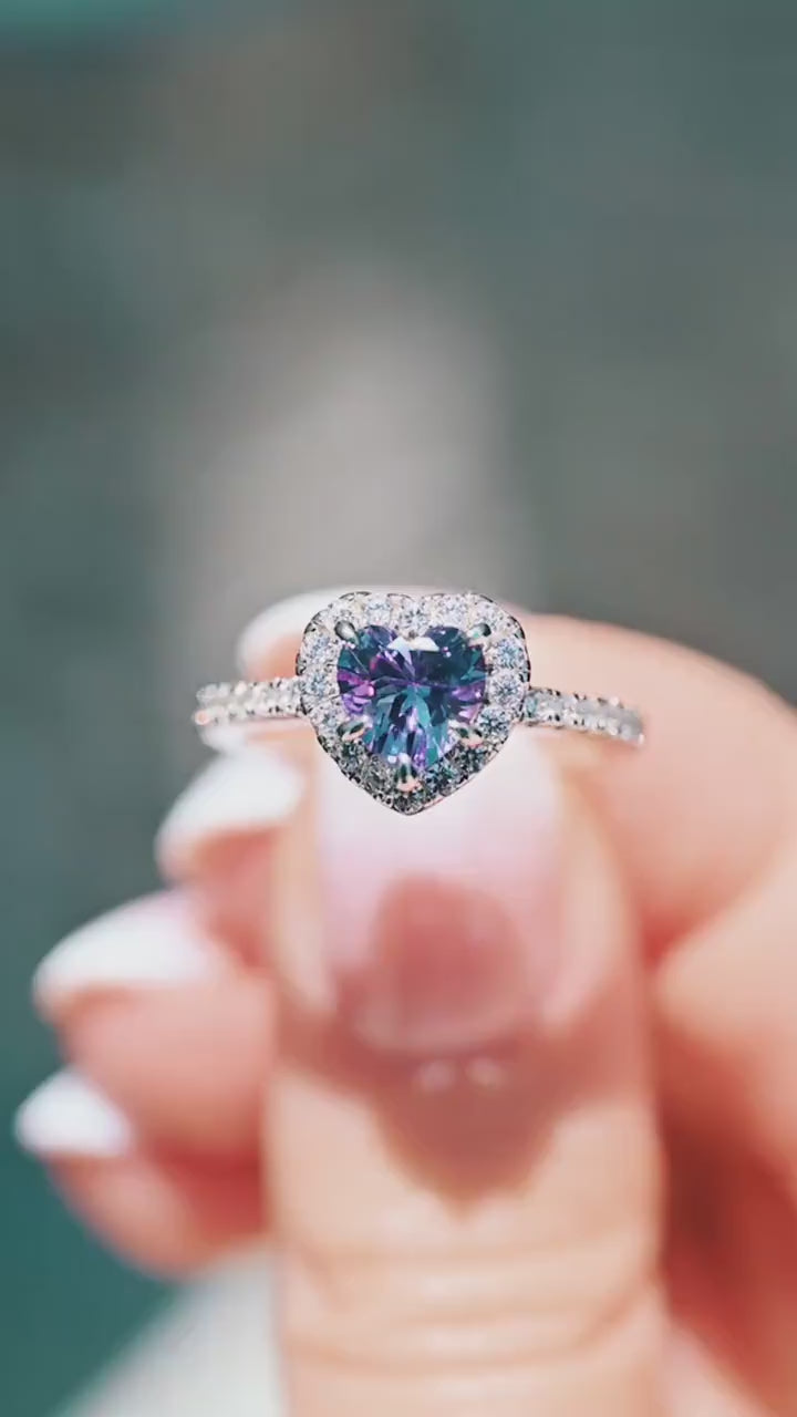 Video of the Heart Alexandrite Promise Ring in Sterling Silver by Aquamarise, showing the color-changing stone in motion