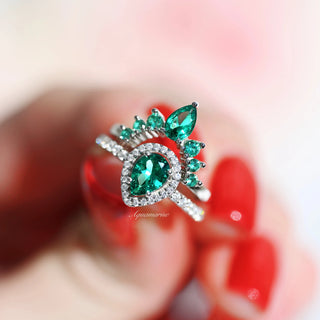 Amy Vintage Emerald Ring Set in Sterling Silver