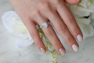 Flair Teardrop Lab-Grown Diamond Engagement Ring in 14K White Gold (IGI Certified)