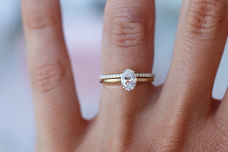 Oval Lab-Grown Diamond Engagement Ring in Solid 14K Yellow Gold (IGI Certified)