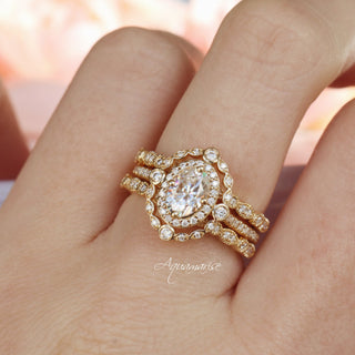 Vintage Inspired Diamond Wedding Band in Solid 14K Yellow Gold