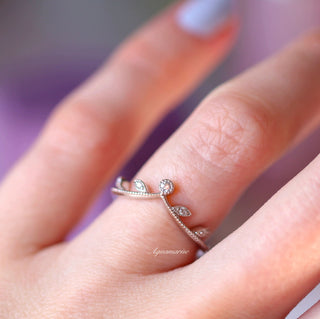 Vintage Leaf Wedding Band in Sterling Silver